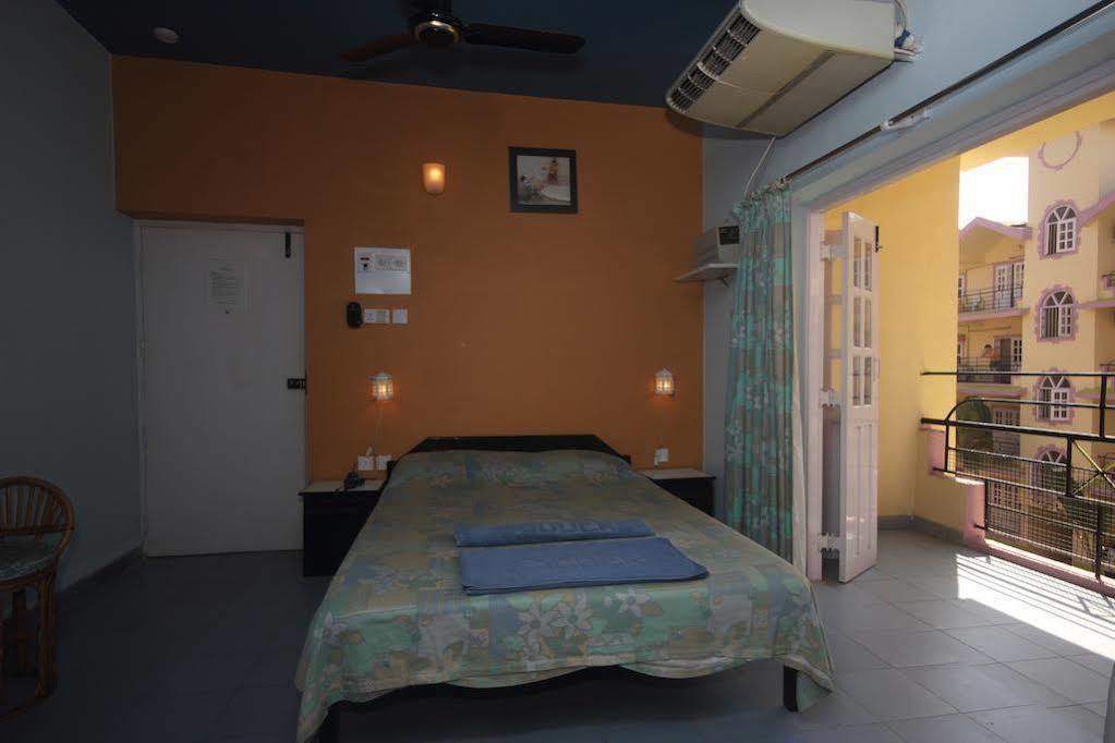 Hotel Sodders Renton Manor Arpora Esterno foto
