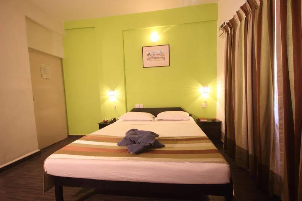 Hotel Sodders Renton Manor Arpora Esterno foto