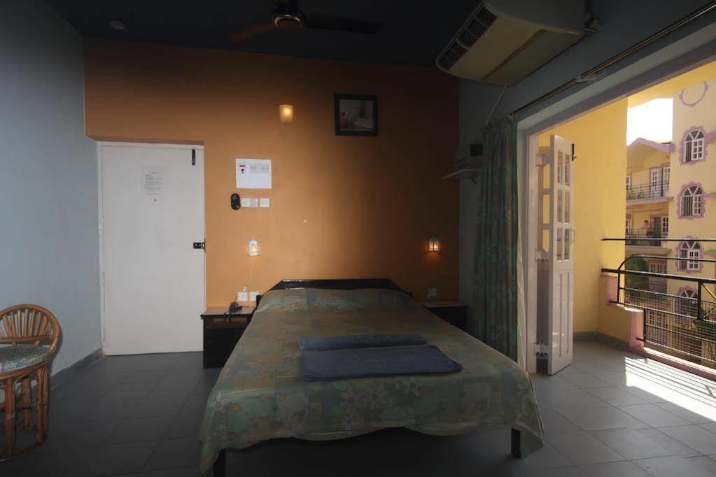 Hotel Sodders Renton Manor Arpora Esterno foto
