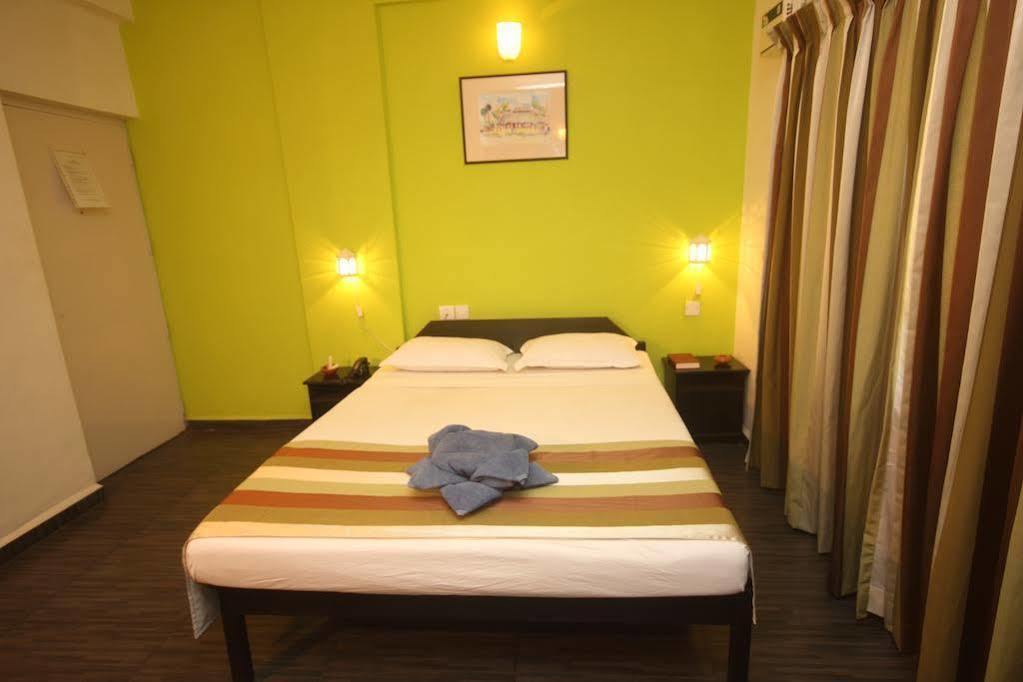 Hotel Sodders Renton Manor Arpora Esterno foto