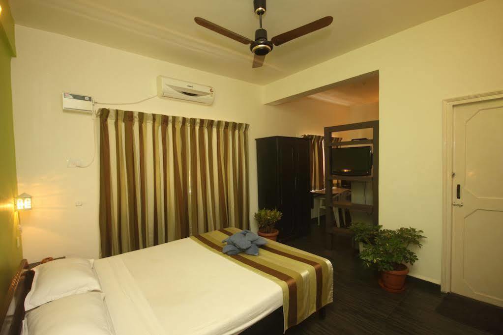 Hotel Sodders Renton Manor Arpora Esterno foto