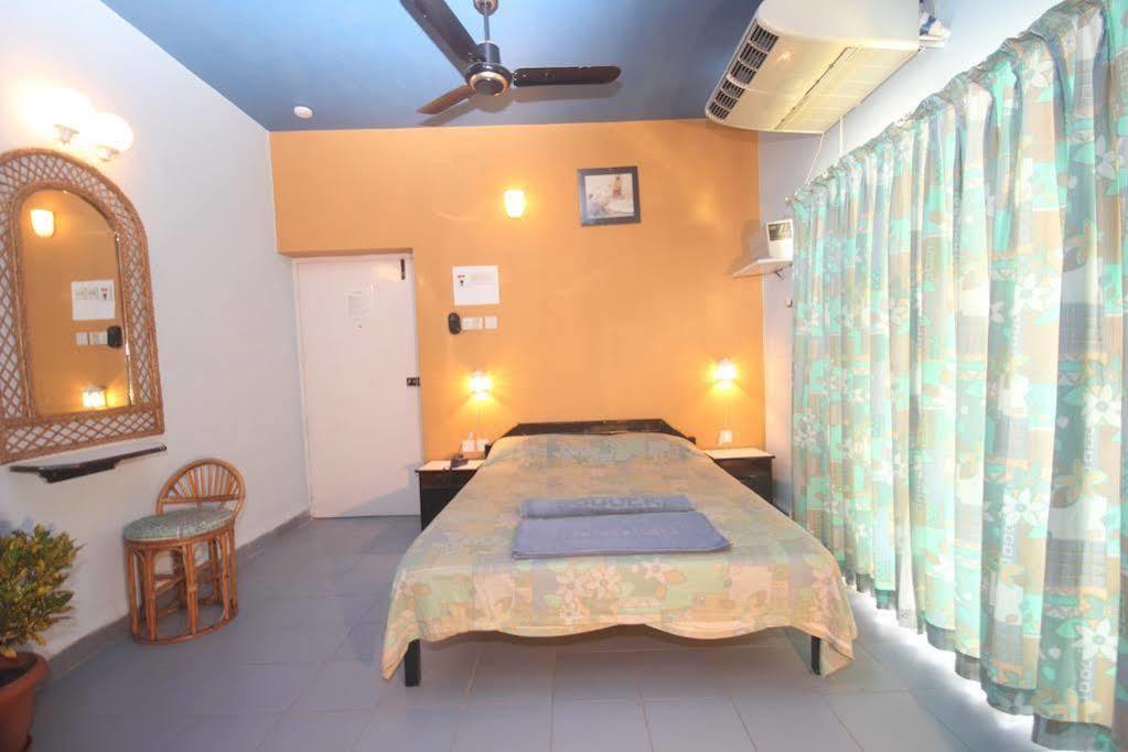 Hotel Sodders Renton Manor Arpora Esterno foto